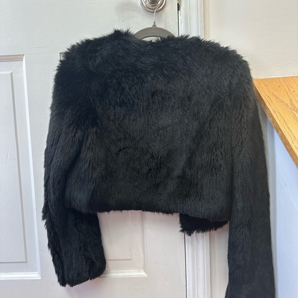 Babaton Black faux fur Jacket- xxs🐻 - Picture 5 of 6
